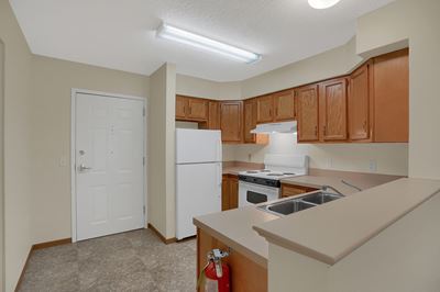 Senior Apartments | Wyndtree Court | Property Management Inc
